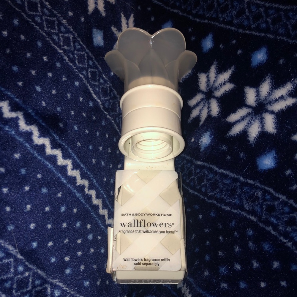 Wallflowers fragrance plug holder Bath & body Works